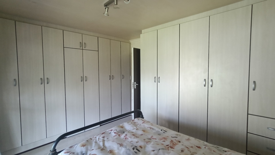 To Let 3 Bedroom Property for Rent in Rouxville Western Cape
